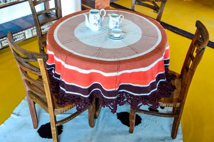 Toalha de mesa redonda grande em crochê