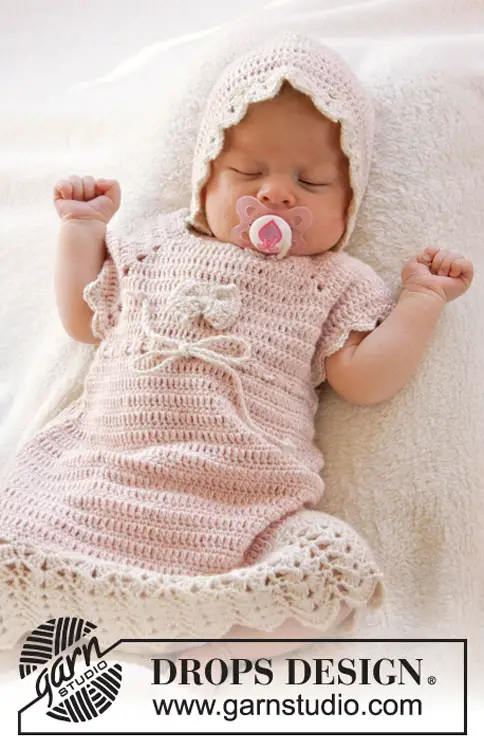 Vestido em crochê para bebê com manga curta