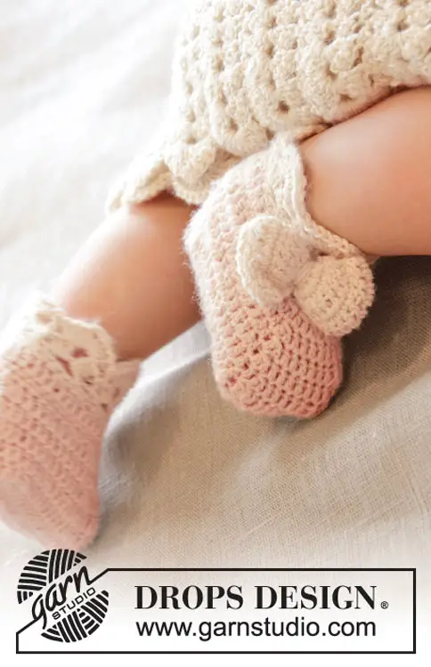 Sapatinhos de crochê com lacinhos para bebê