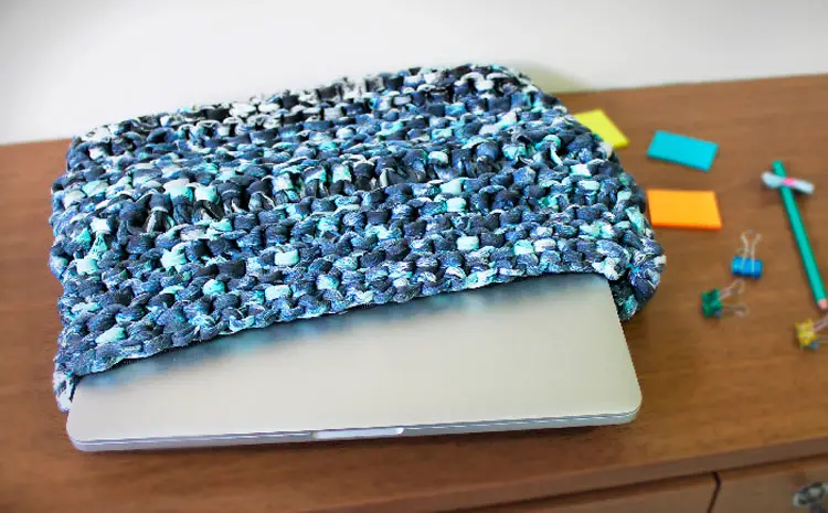 Capa para notebook de crochê com fio de malha