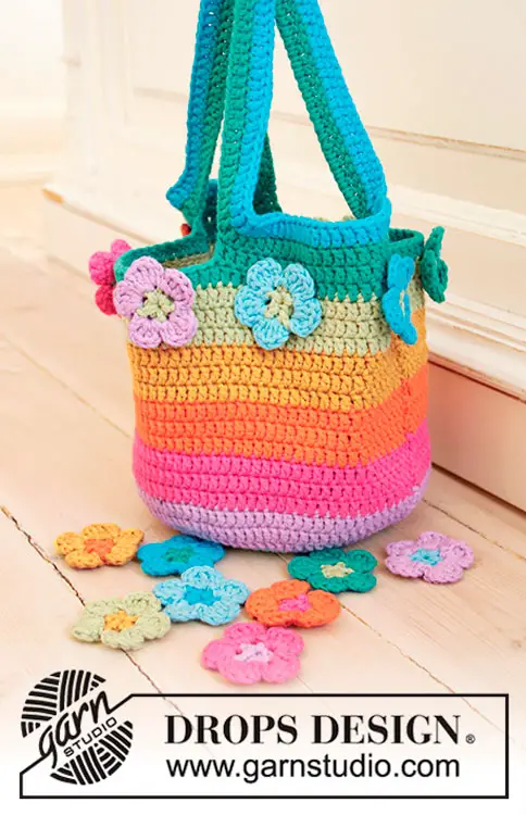 Bolsa de flores em crochê para criança