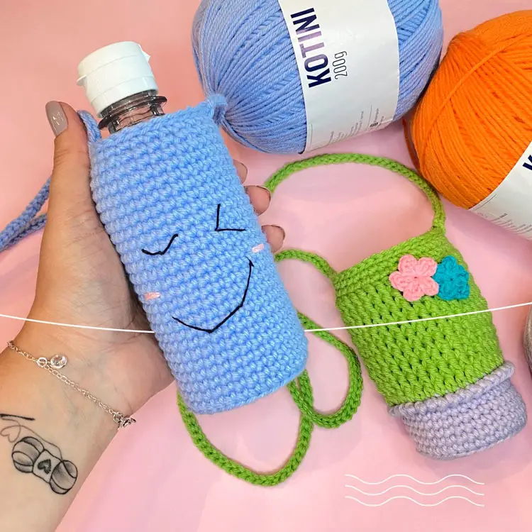 Bolsinha de crochê para garrafa de água