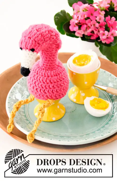 Capa para ovos de crochê em formato de flamingo