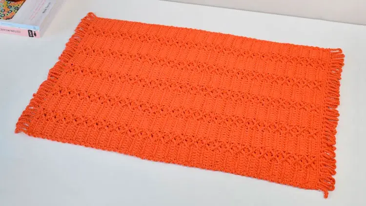 Aprenda comfo fazer um lindo tapete retangular em crochê